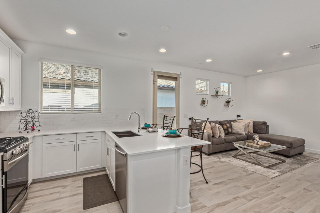 At Your Service - Modern Amenities, Urban Location, Sophisticated Style Phoenix Bagian luar foto
