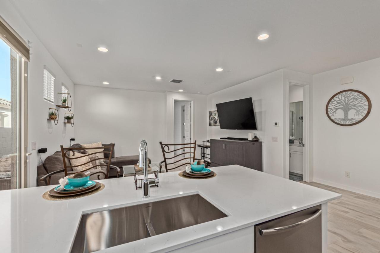At Your Service - Modern Amenities, Urban Location, Sophisticated Style Phoenix Bagian luar foto