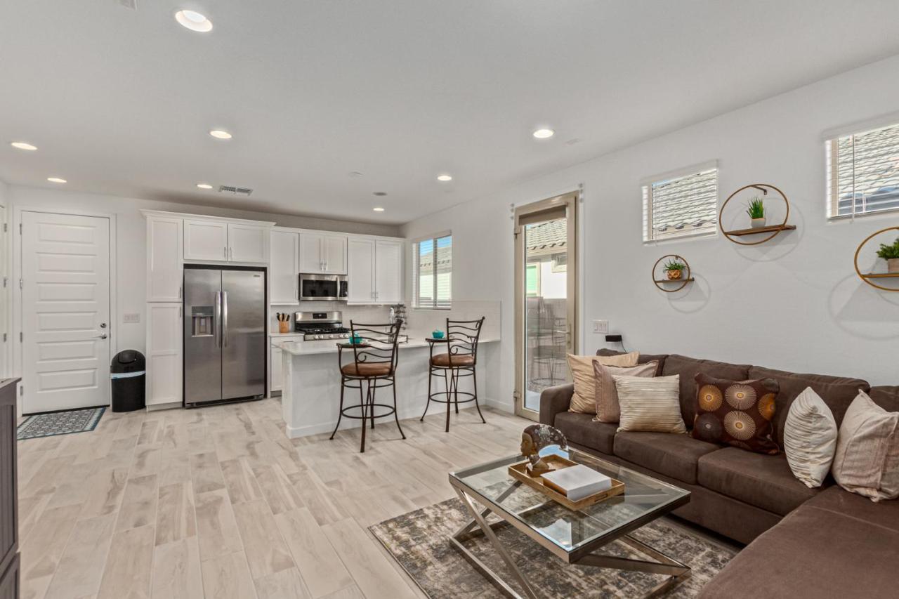 At Your Service - Modern Amenities, Urban Location, Sophisticated Style Phoenix Bagian luar foto