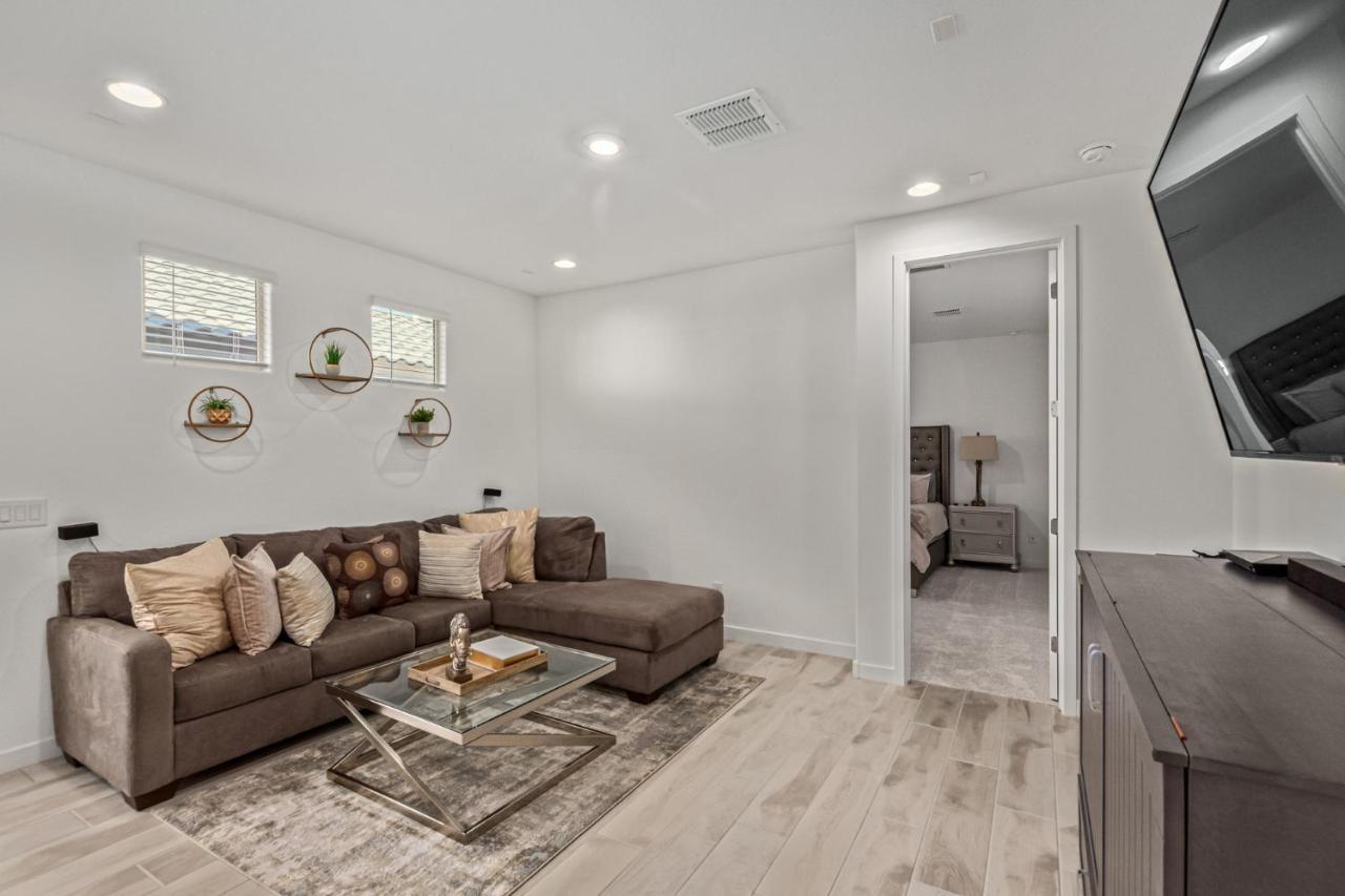 At Your Service - Modern Amenities, Urban Location, Sophisticated Style Phoenix Bagian luar foto