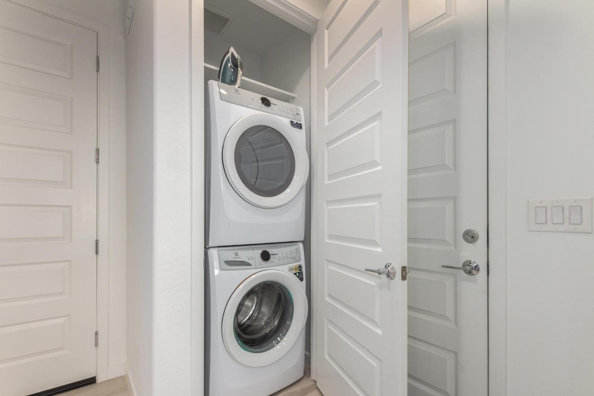 At Your Service - Modern Amenities, Urban Location, Sophisticated Style Phoenix Bagian luar foto
